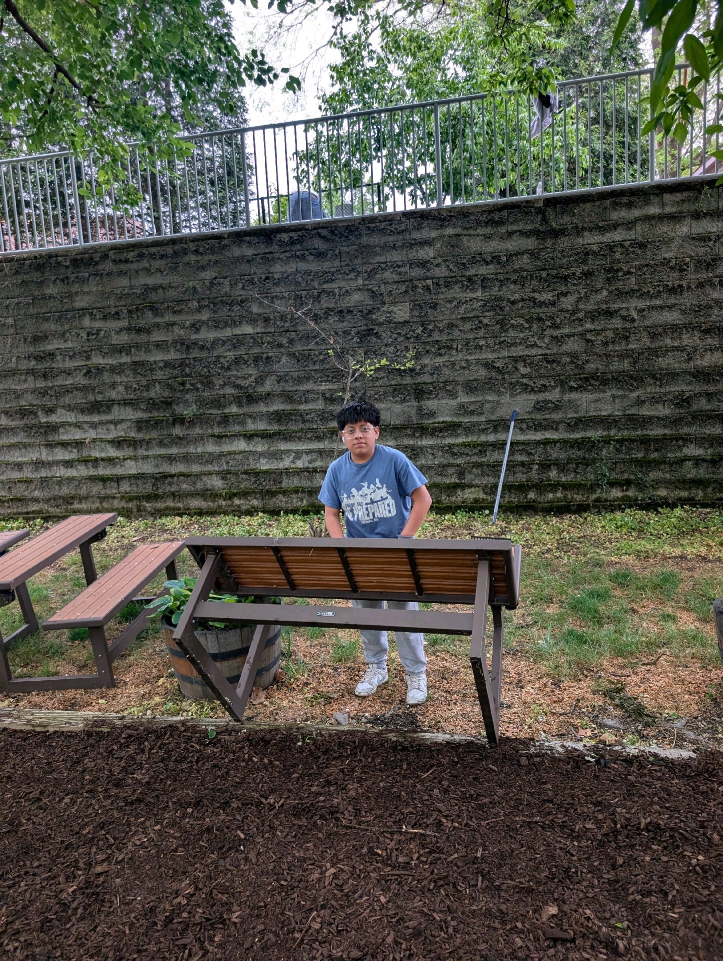 Service Project at Taft House photo