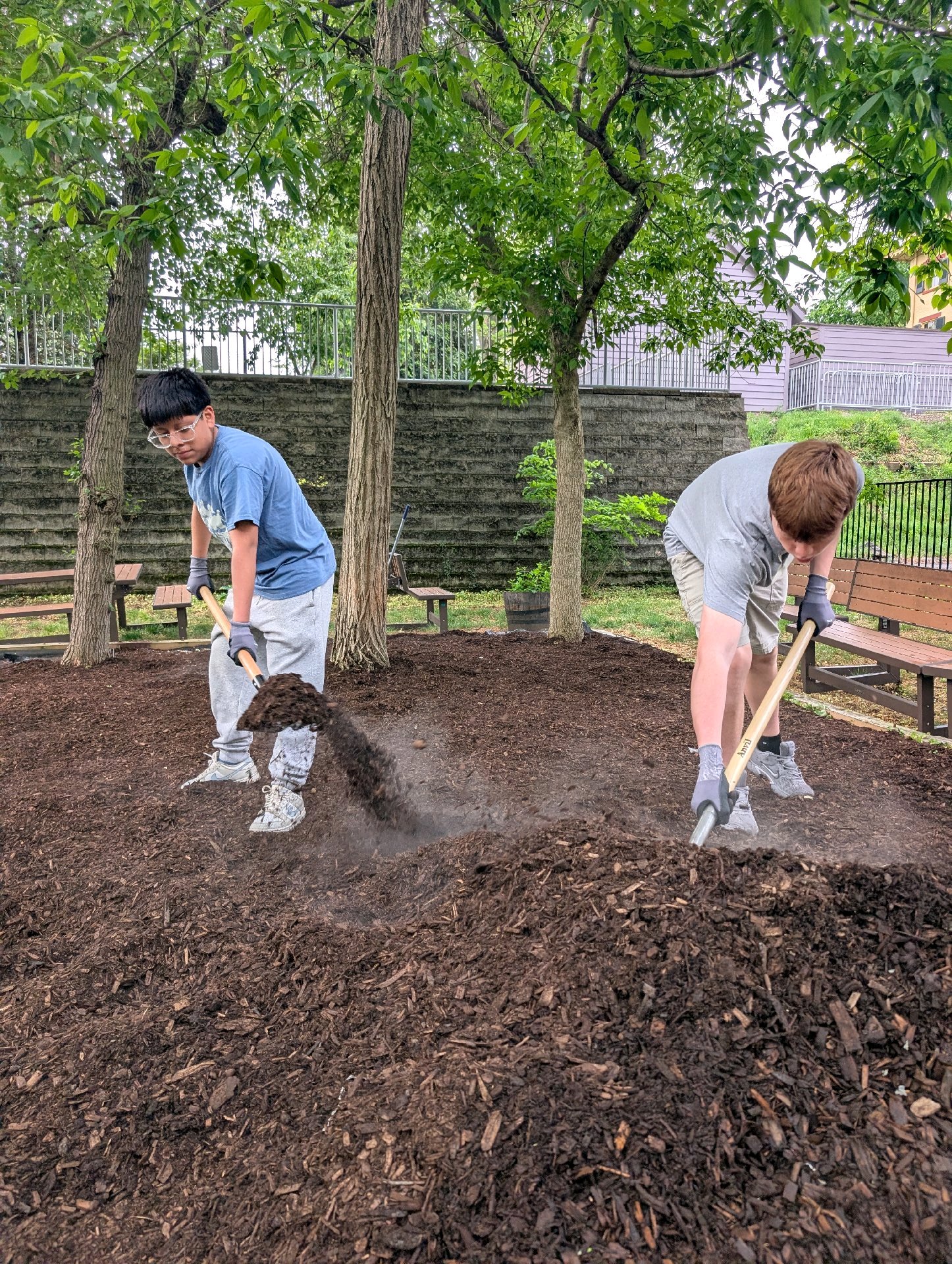 Service Project at Taft House photo