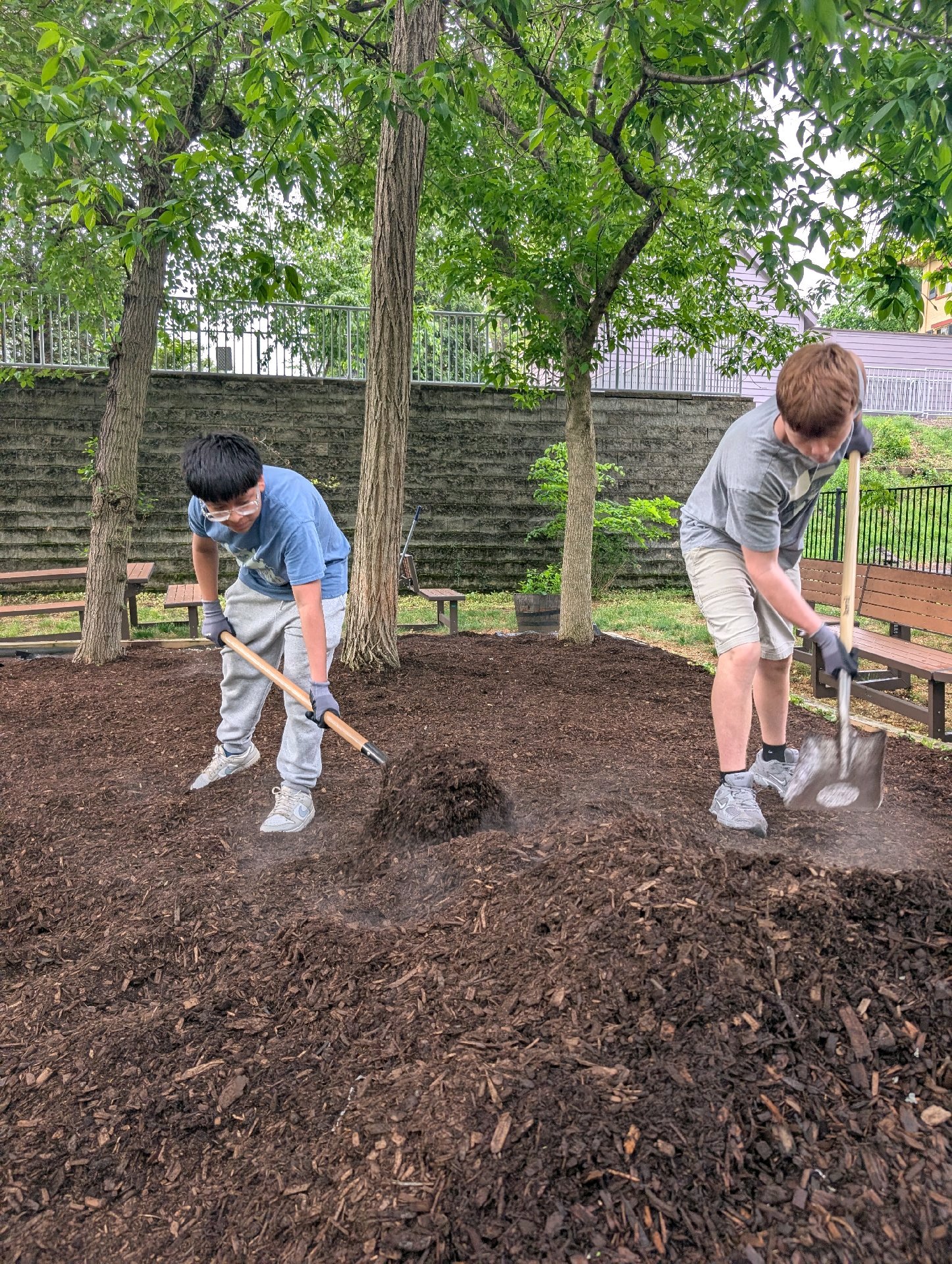 Service Project at Taft House photo