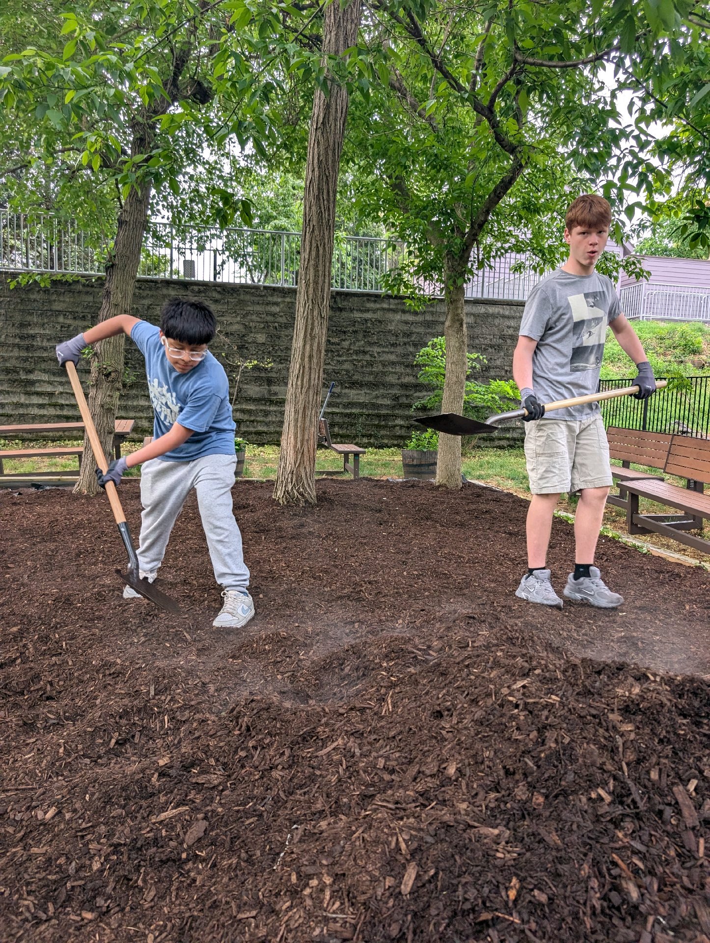 Service Project at Taft House photo