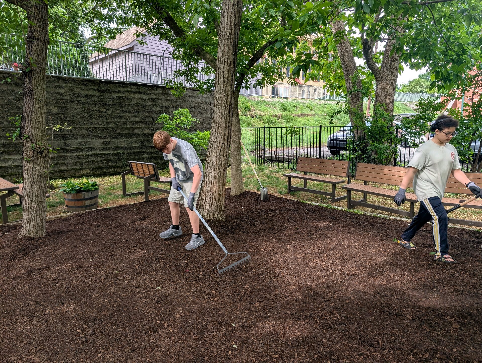 Service Project at Taft House photo