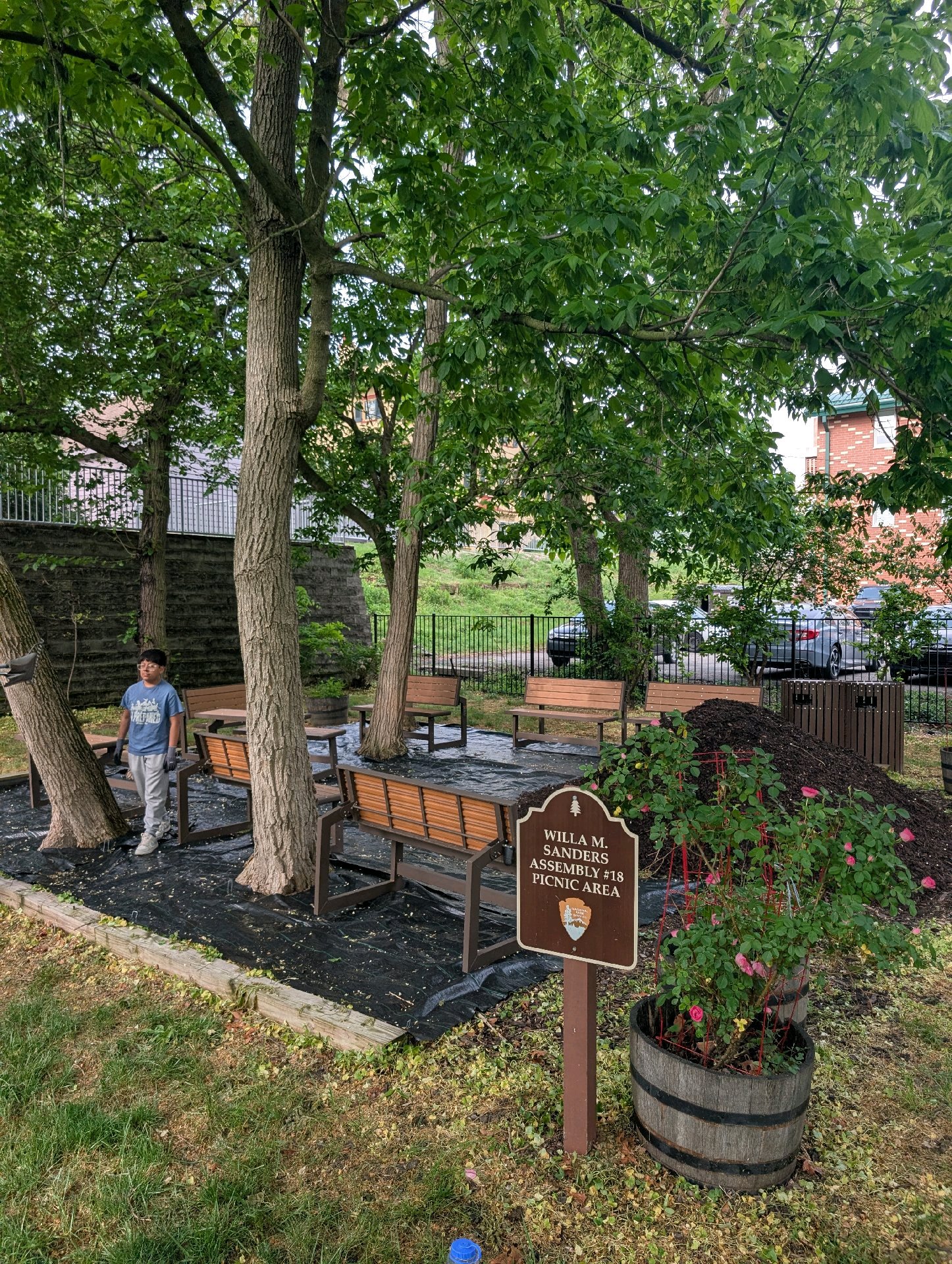 Service Project at Taft House photo