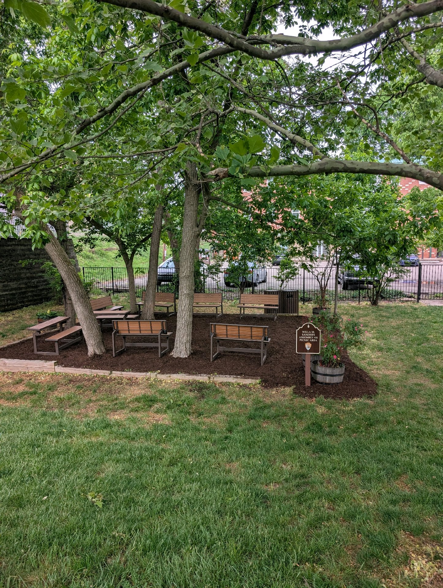 Service Project at Taft House photo