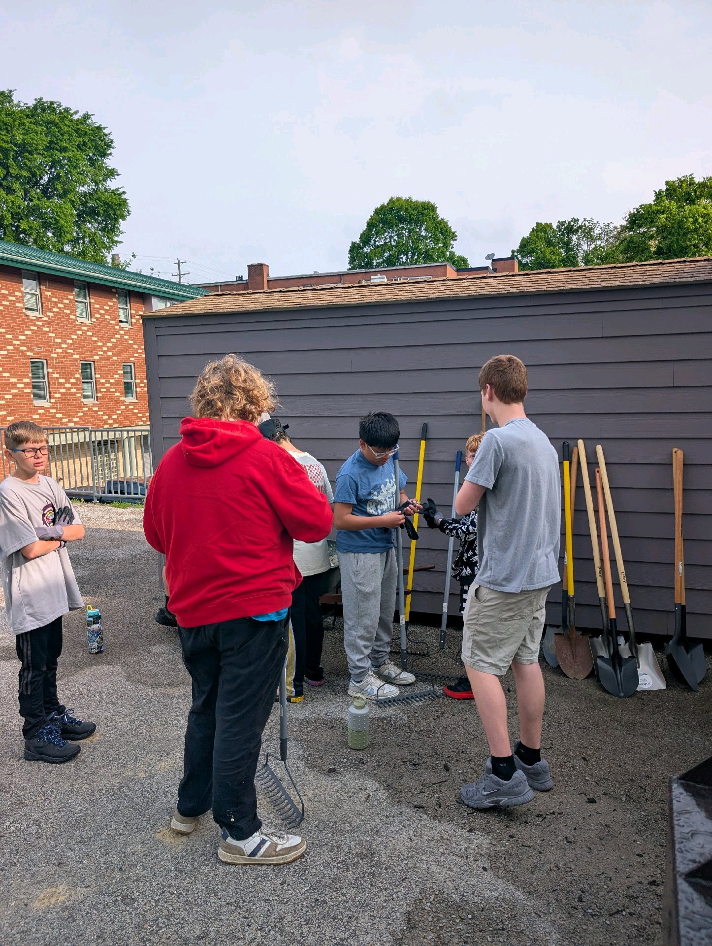 Service Project at Taft House photo