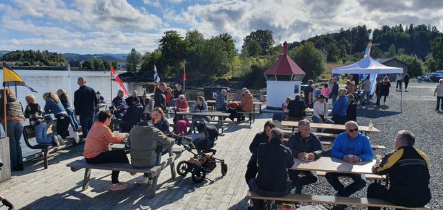 Sjøbadet Småbåthavn og Bobilparkering - Photo 2
