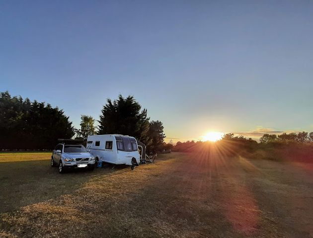 Low Farm Holiday Cottages & Campsite - Waldringfield / Suffolk
