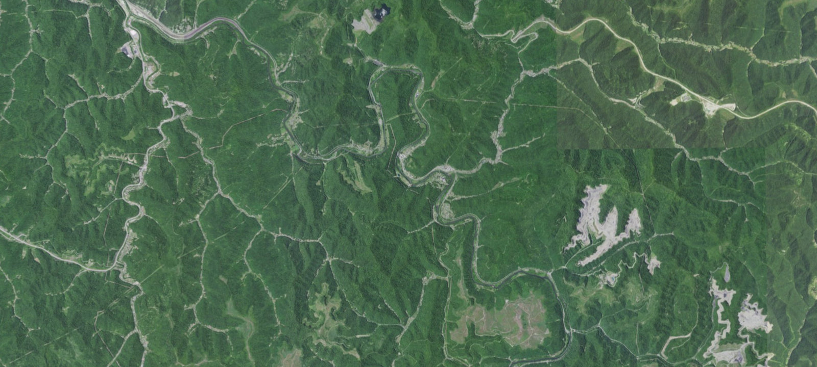 Map of Hatfield’s Hideout Riverfront Cabins and Campground