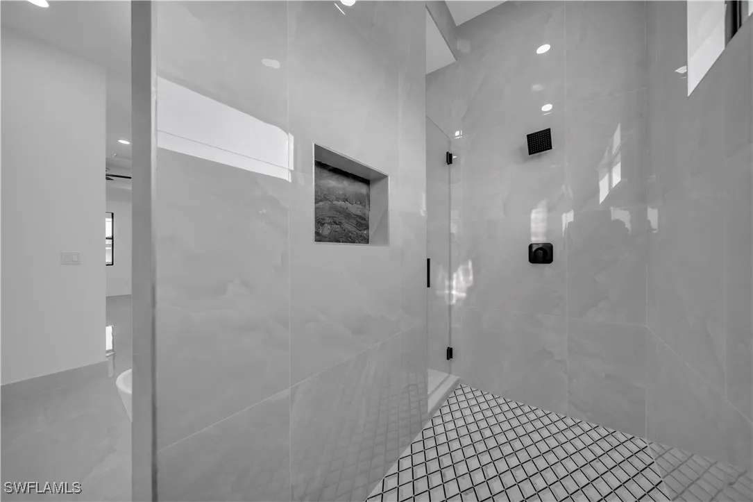 4 bed, 3 bath, 1,931 sq ft single-family home - Gallery Image 17