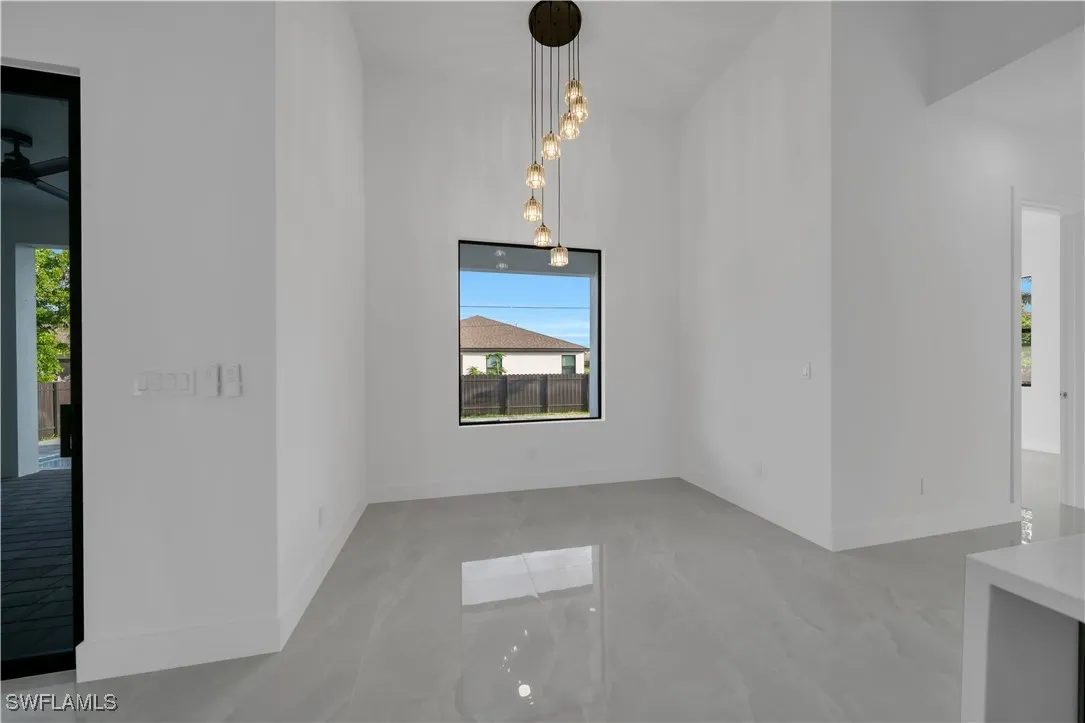 4 bed, 3 bath, 1,931 sq ft single-family home - Gallery Image 27