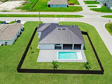 Exceptional 4‑Bed, 3‑Bath Ranch-Style Luxury Home with Pool - Gallery Image 1
