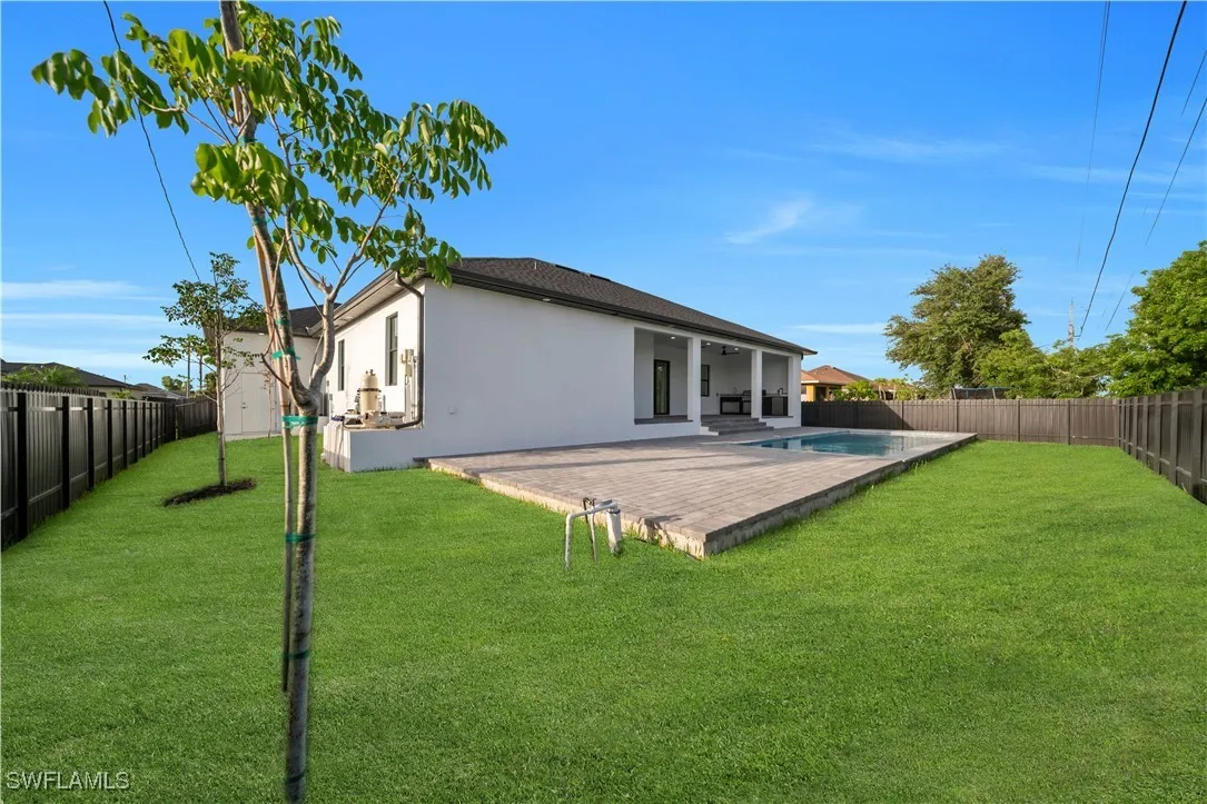 4 bed, 3 bath, 1,931 sq ft single-family home - Gallery Image 37