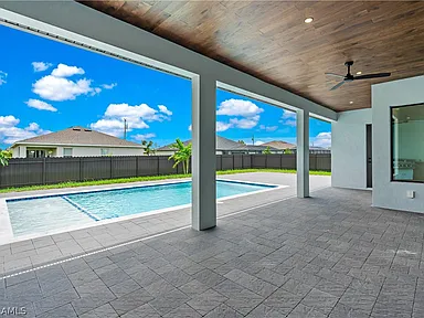 Exceptional 4‑Bed, 3‑Bath Ranch-Style Luxury Home with Pool - Gallery Image 7