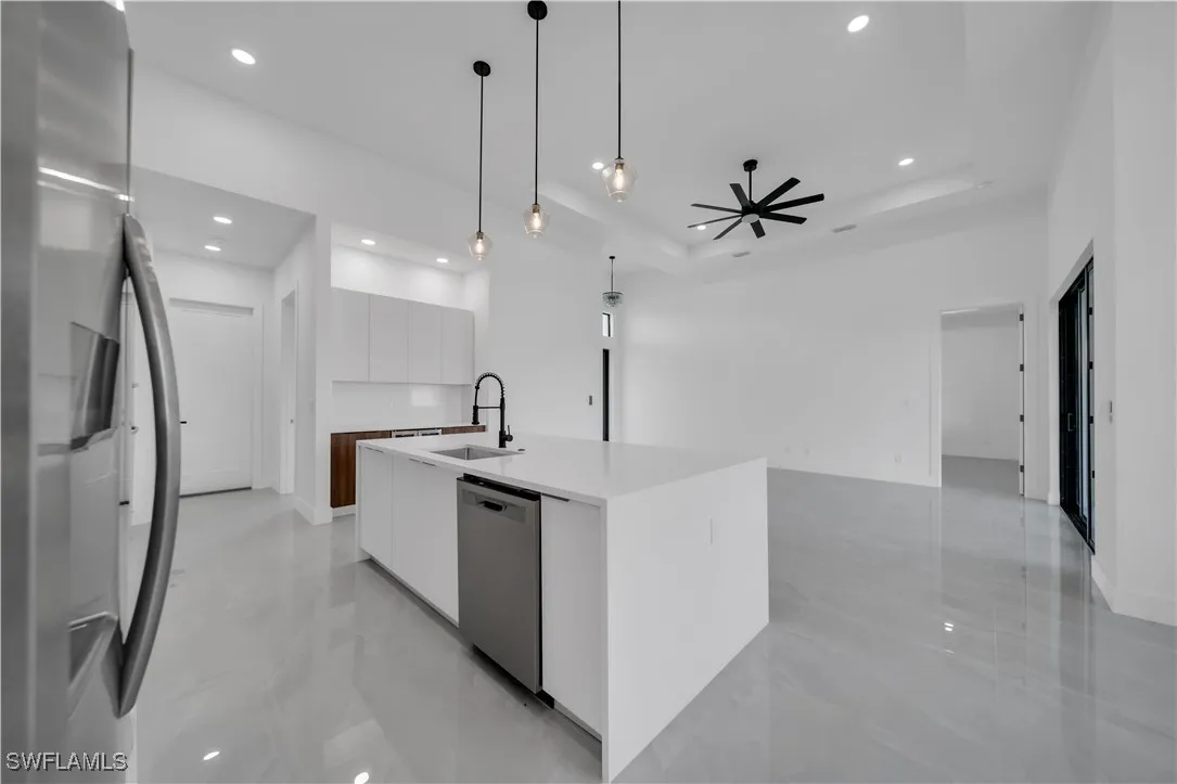 4 bed, 3 bath, 1,931 sq ft single-family home - Gallery Image 30