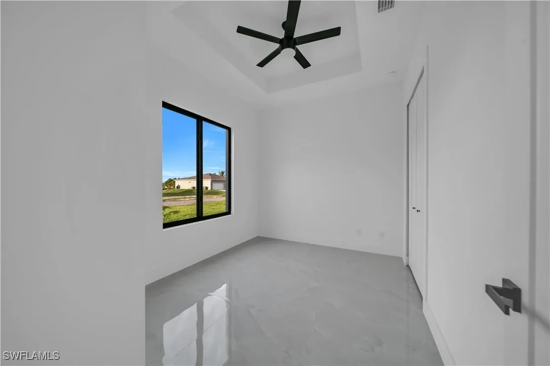 4 bed, 3 bath, 1,931 sq ft single-family home - Gallery Image 7
