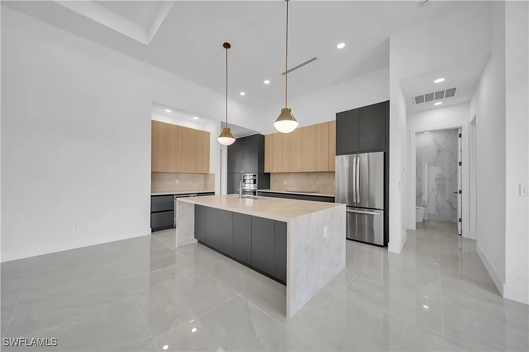 Single-family home — 4 bedrooms, 3 full bathrooms, approximately 1,931 sq ft. - Gallery Image 22