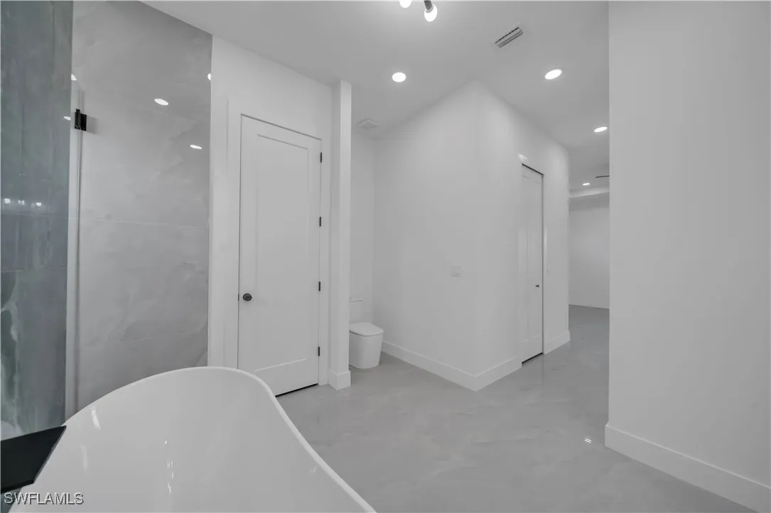 4 bed, 3 bath, 1,931 sq ft single-family home - Gallery Image 16