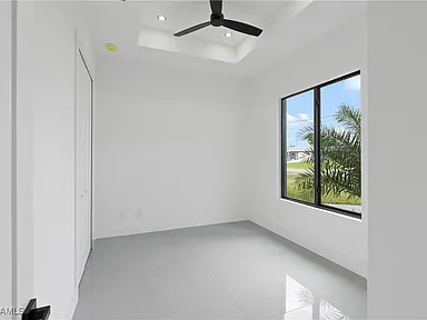 https://www.zillow.com/homedetails/2008-SW-3rd-St-Cape-Coral-FL-33991/103350186_zpid/ - Gallery Image 4