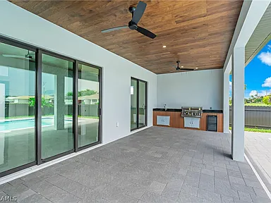 Exceptional 4‑Bed, 3‑Bath Ranch-Style Luxury Home with Pool - Gallery Image 6