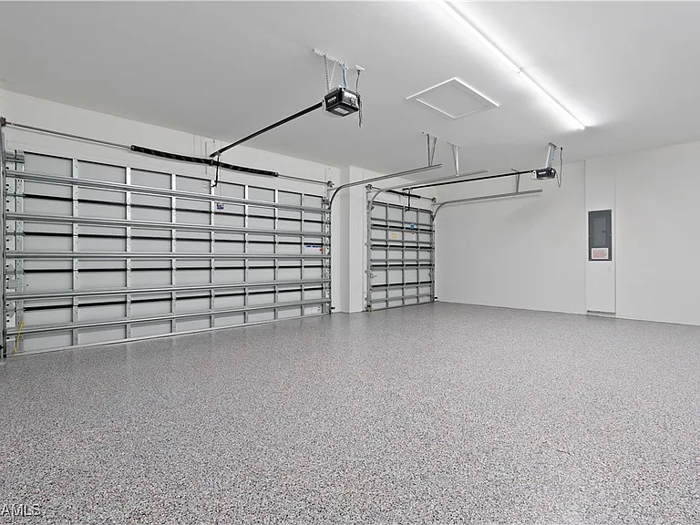 https://www.zillow.com/homedetails/2008-SW-3rd-St-Cape-Coral-FL-33991/103350186_zpid/ - Gallery Image 2