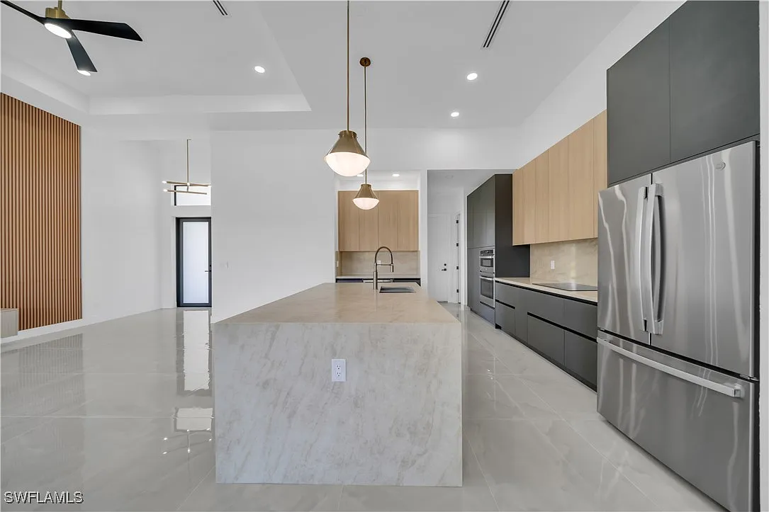 Single-family home — 4 bedrooms, 3 full bathrooms, approximately 1,931 sq ft. - Gallery Image 24