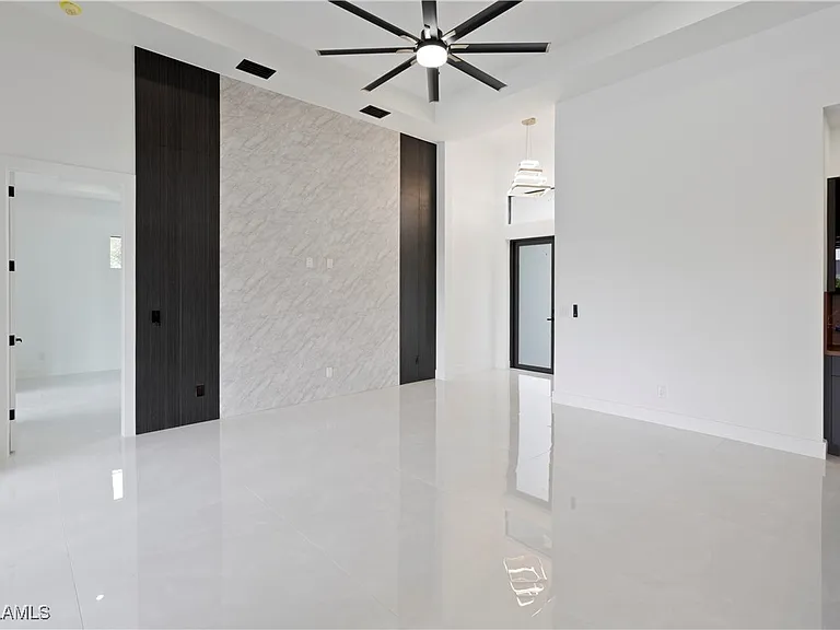 https://www.zillow.com/homedetails/2008-SW-3rd-St-Cape-Coral-FL-33991/103350186_zpid/ - Gallery Image 14