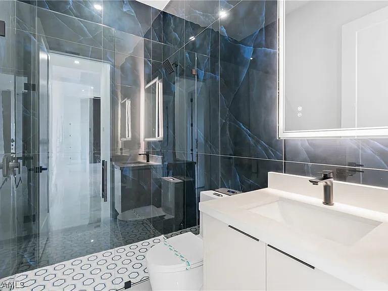Exceptional 4‑Bed, 3‑Bath Ranch-Style Luxury Home with Pool - Gallery Image 38