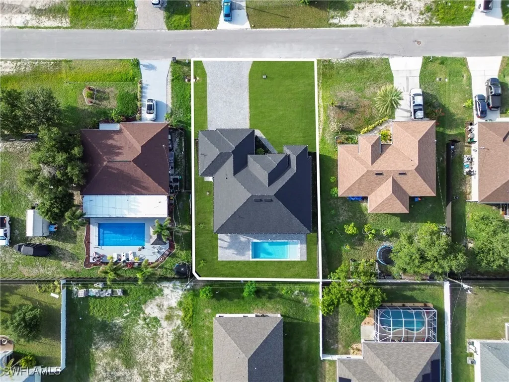 4 bed, 3 bath, 1,931 sq ft single-family home - Gallery Image 1