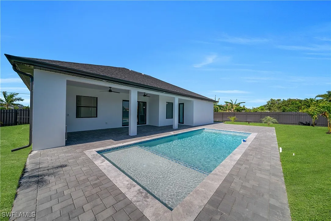 Single-family home — 4 bedrooms, 3 full bathrooms, approximately 1,931 sq ft. - Gallery Image 29