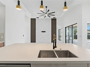 Exceptional 4‑Bed, 3‑Bath Ranch-Style Luxury Home with Pool - Gallery Image 20