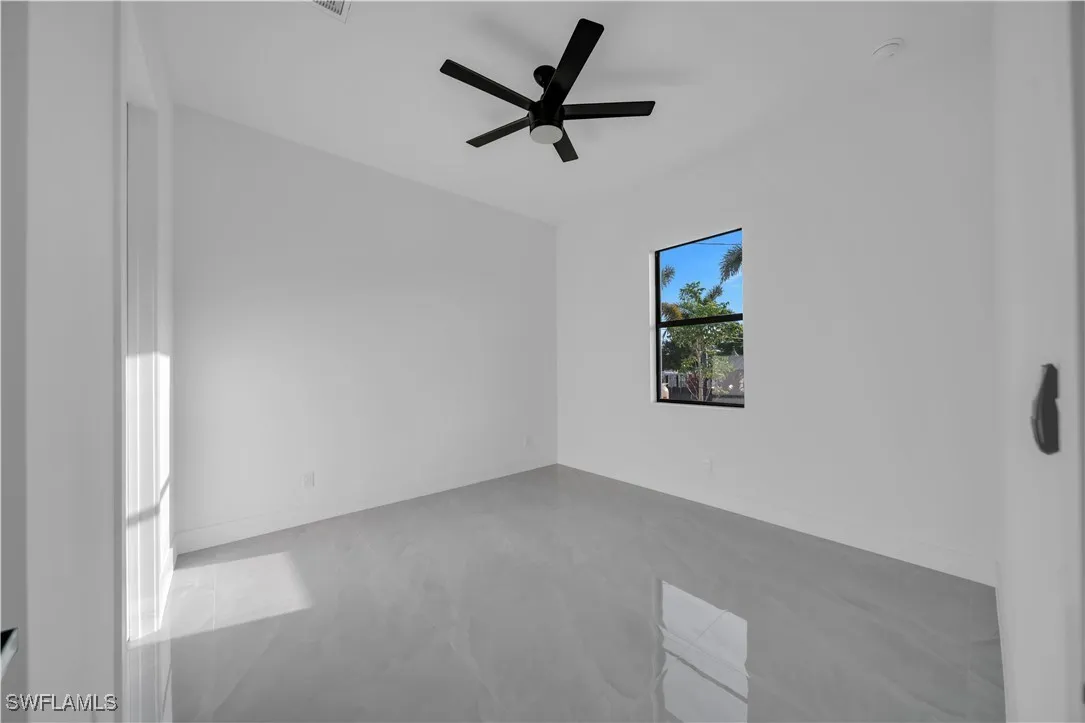 4 bed, 3 bath, 1,931 sq ft single-family home - Gallery Image 15