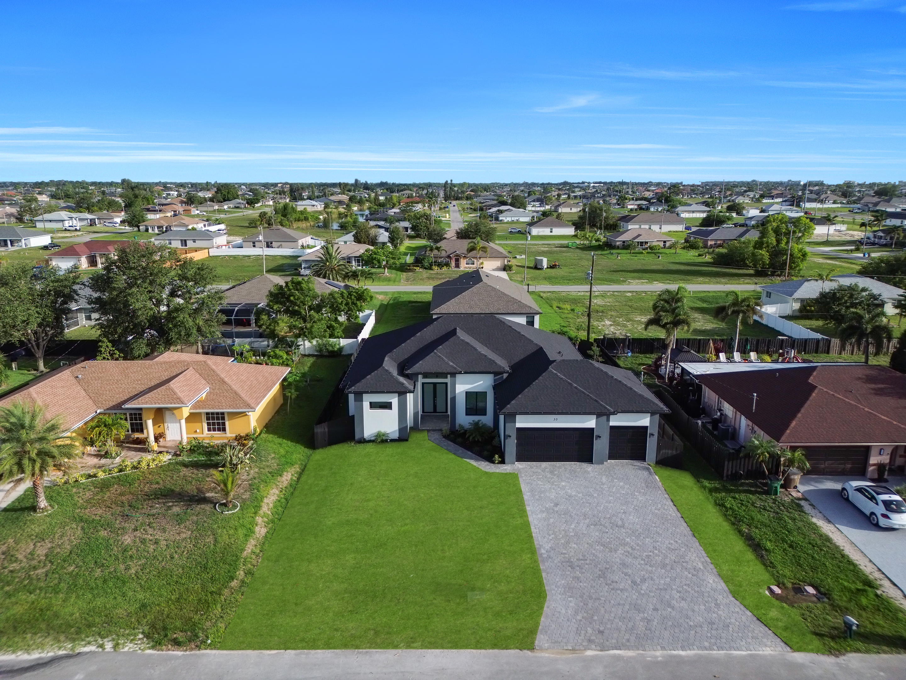 Modern Contemporary Home - Gallery Image 5