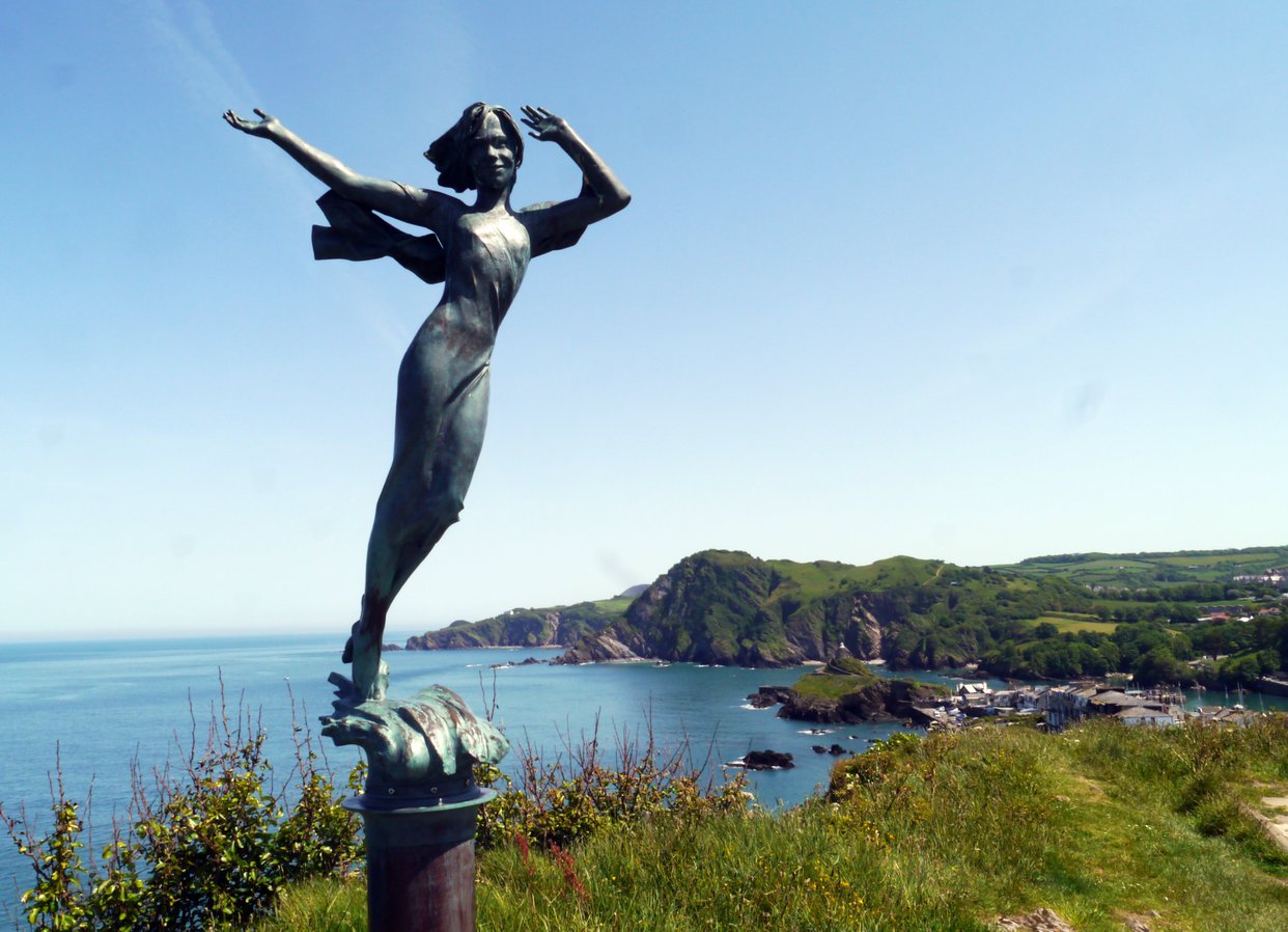Capstone Hill and the Kate Frolov Memorial