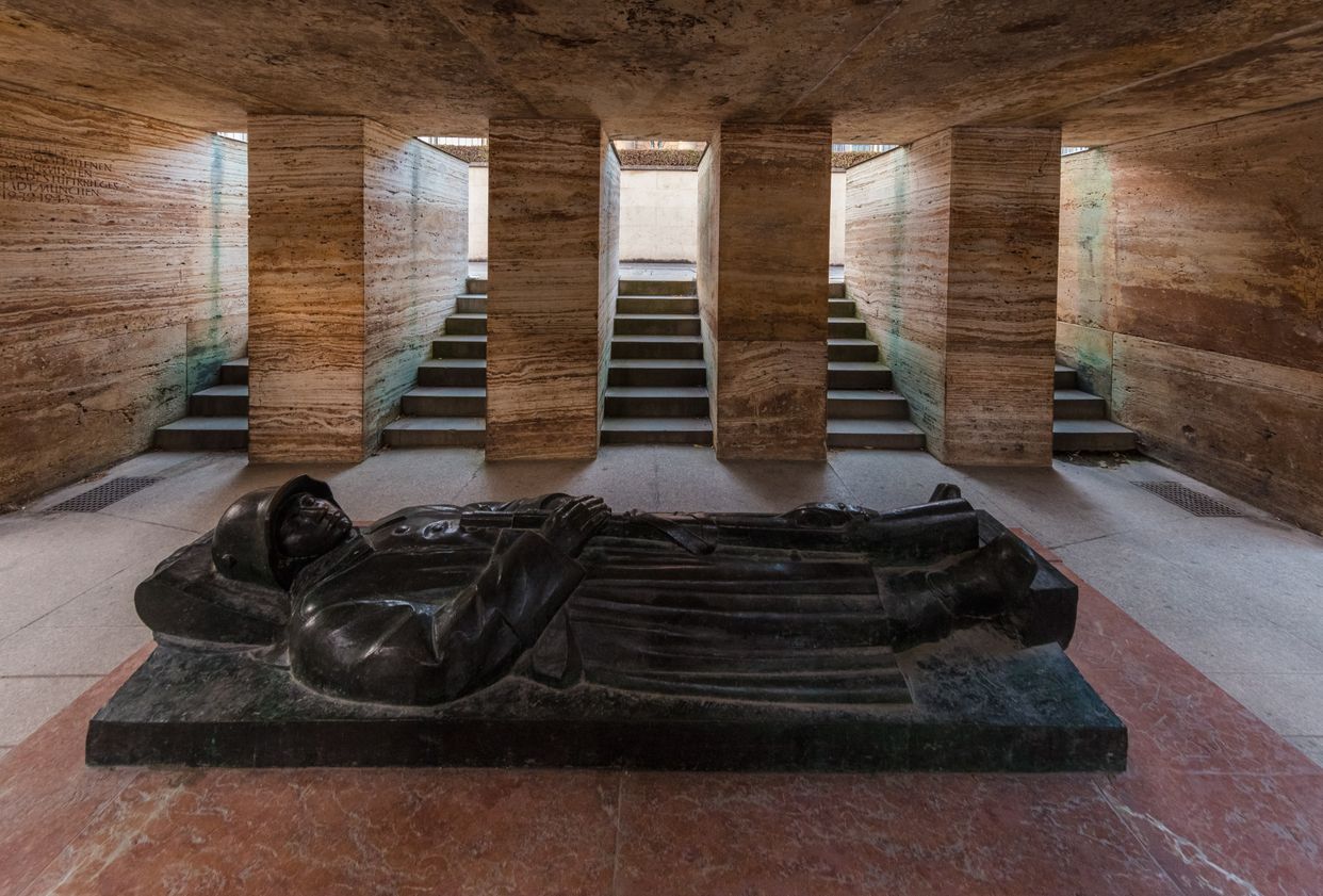 Crypt of Kriegerdenkmal 