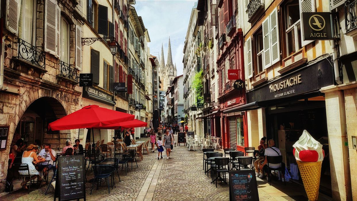 Rue Port Neuf