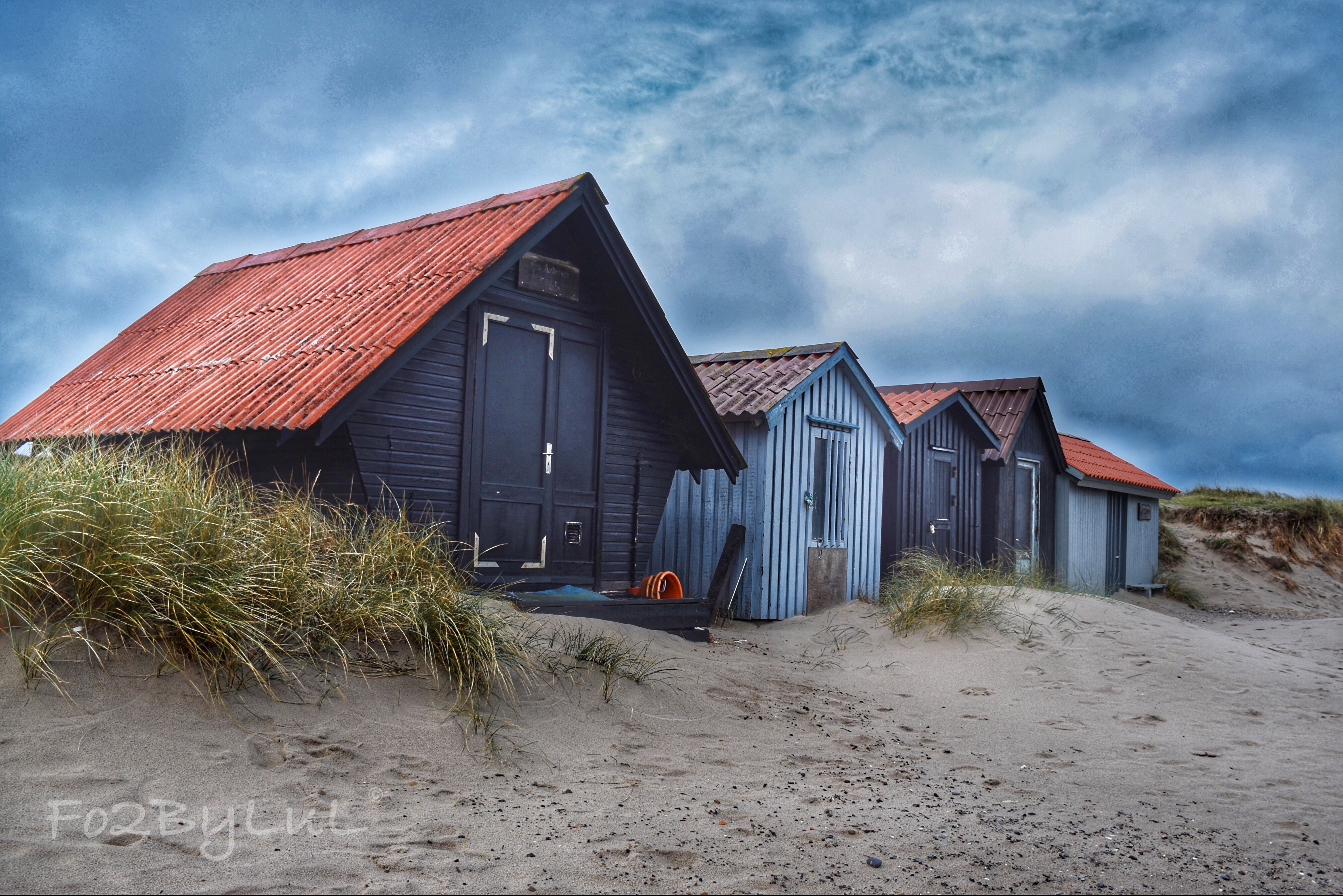 Beach Huts  — Photo by Fo2ByLuL©️