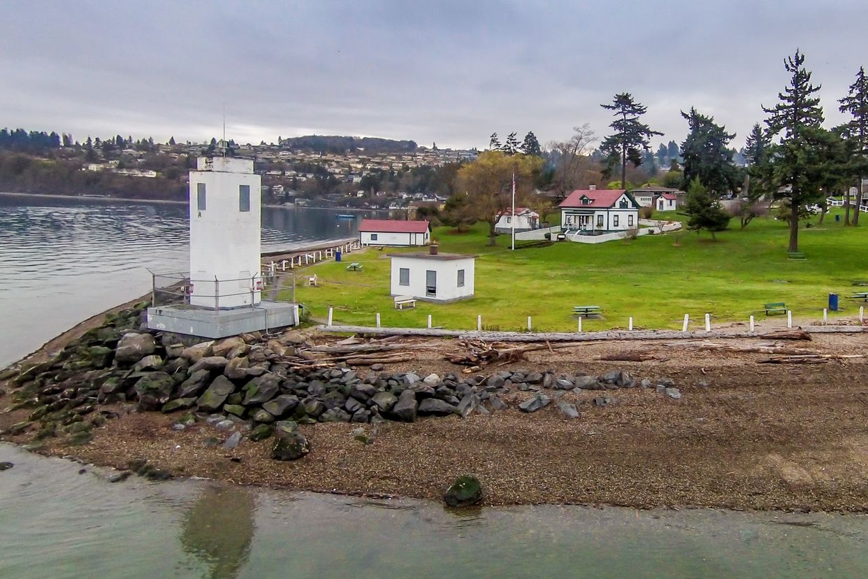 Browns Point Lighthouse Park