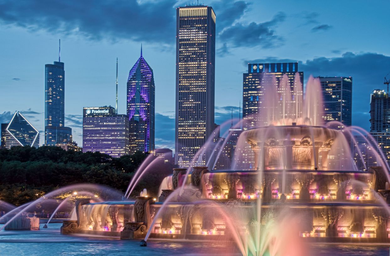 Buckingham Fountain Cityscape