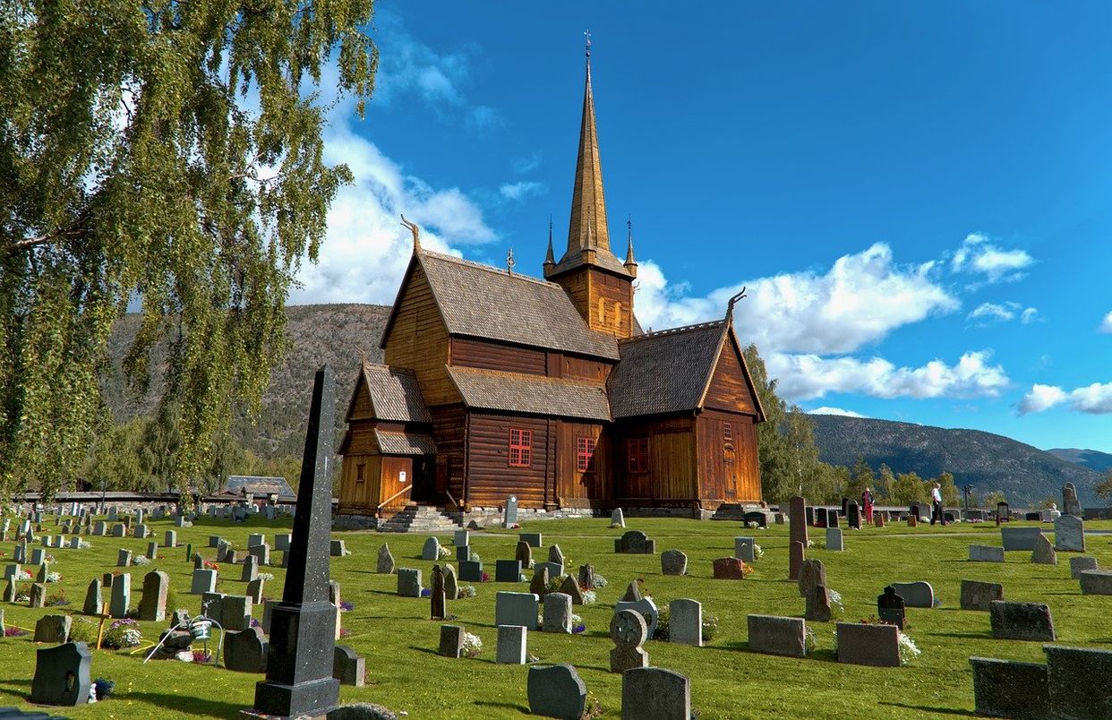 Lom Stave Church