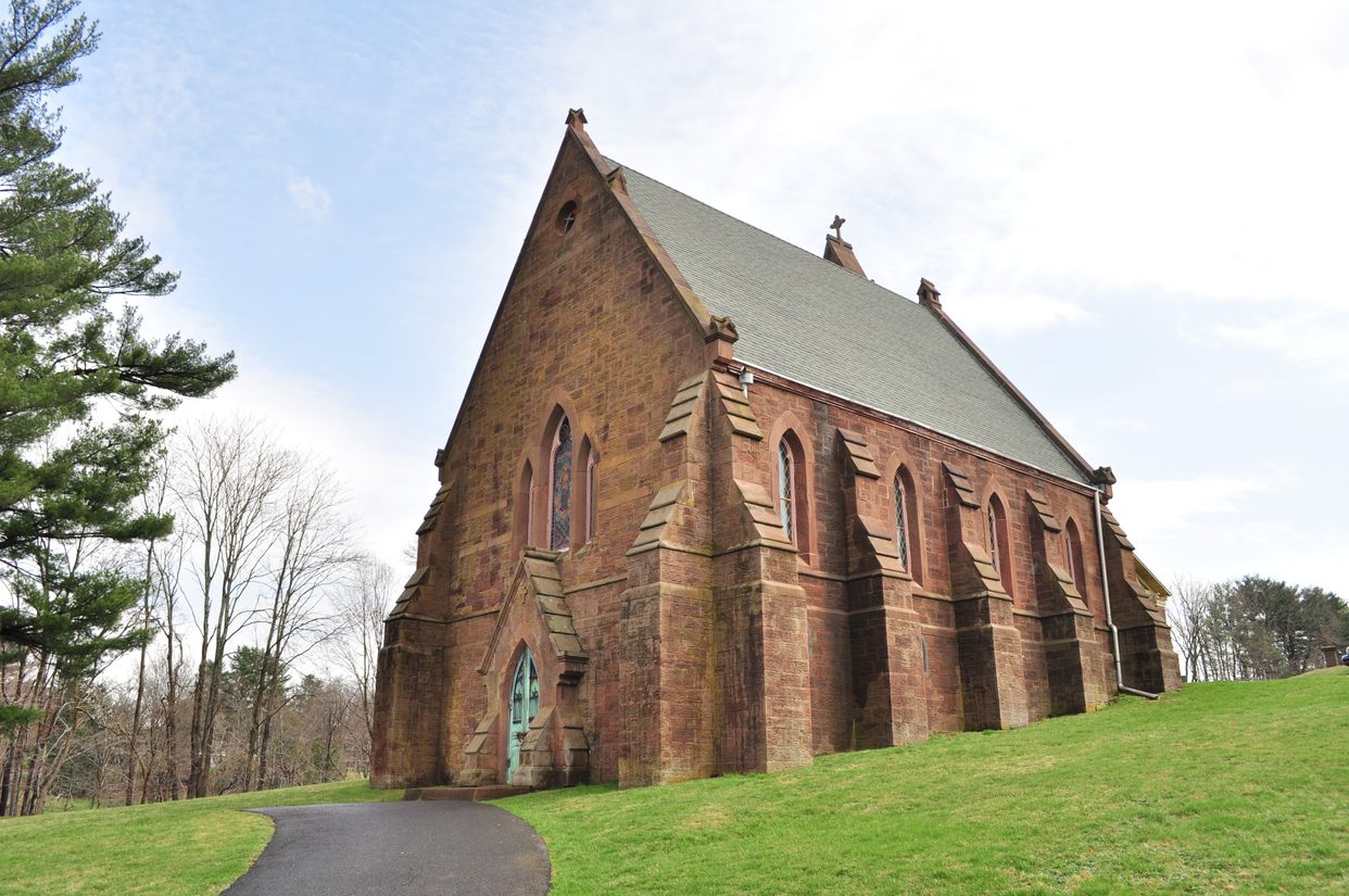 Indian Hill Cemetery & Russell Chapel