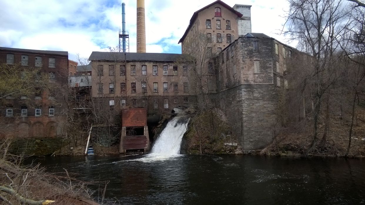 Hockanum River Falls