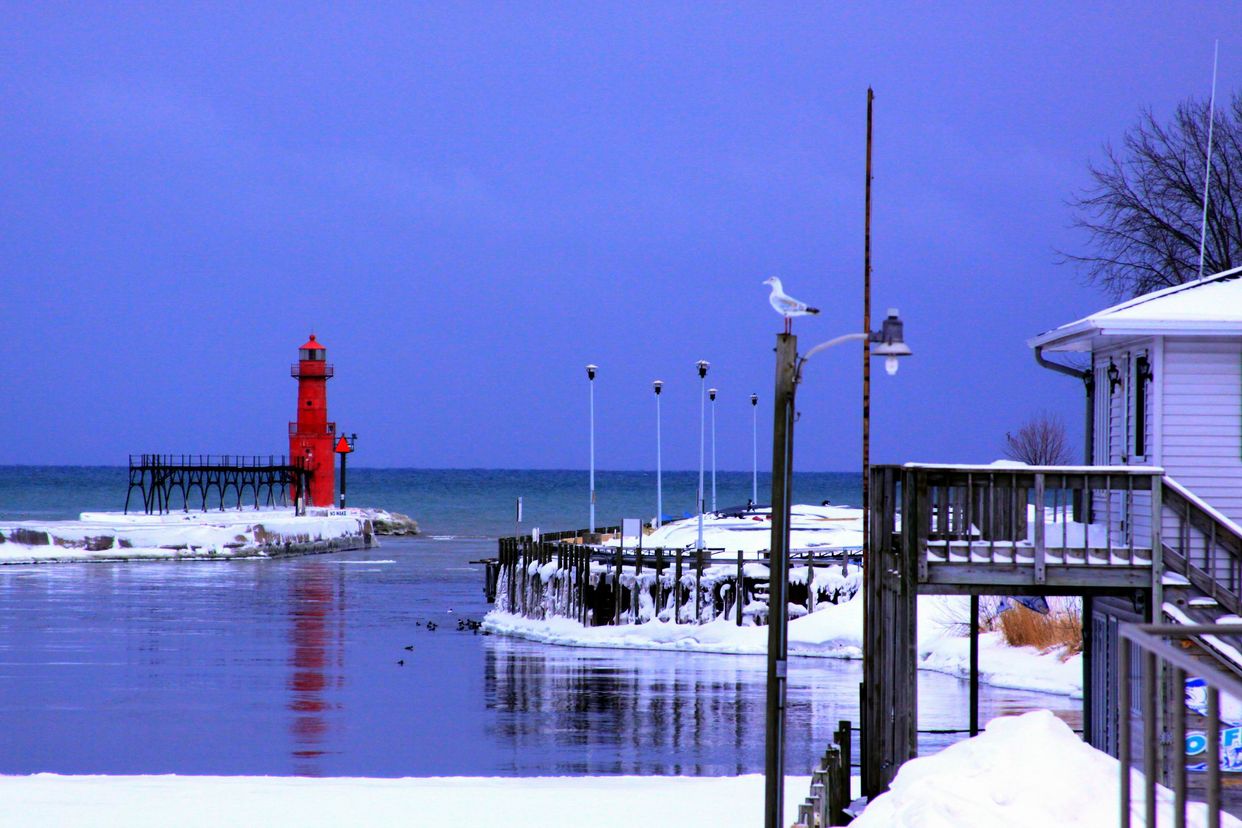 Algoma Pierhead Light