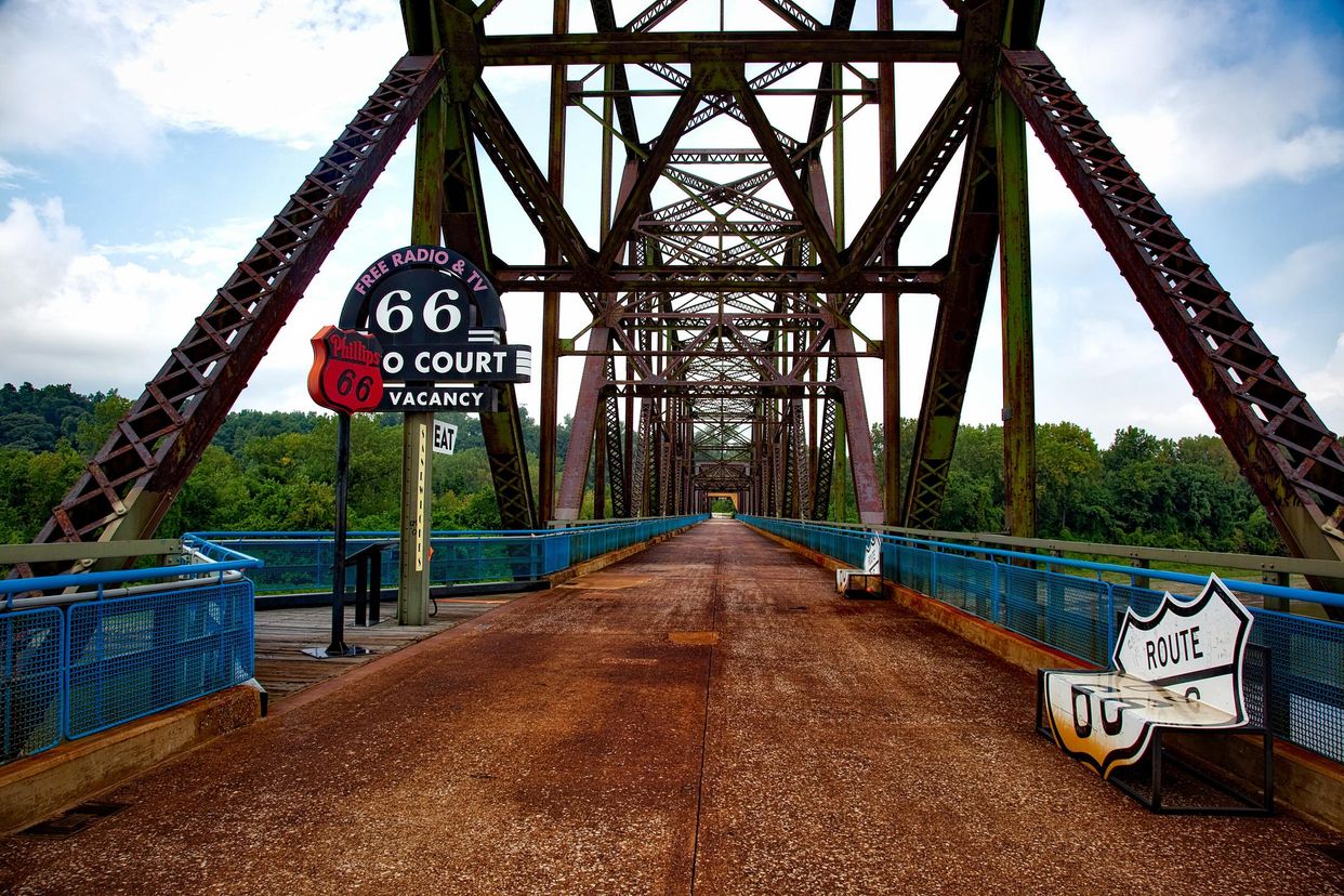 Chain of Rocks Bridge
