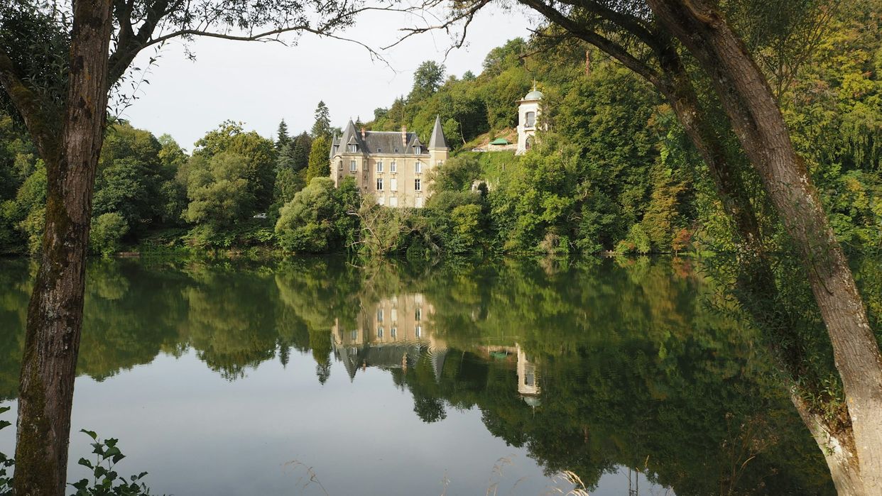 Château de la Flie and the Moselle River