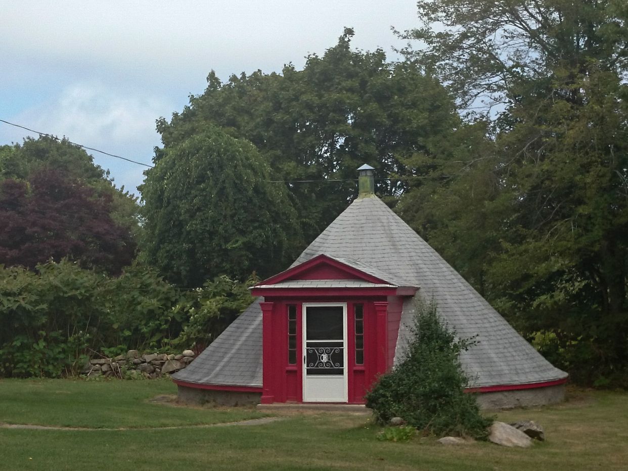 Gladstone Springhouse