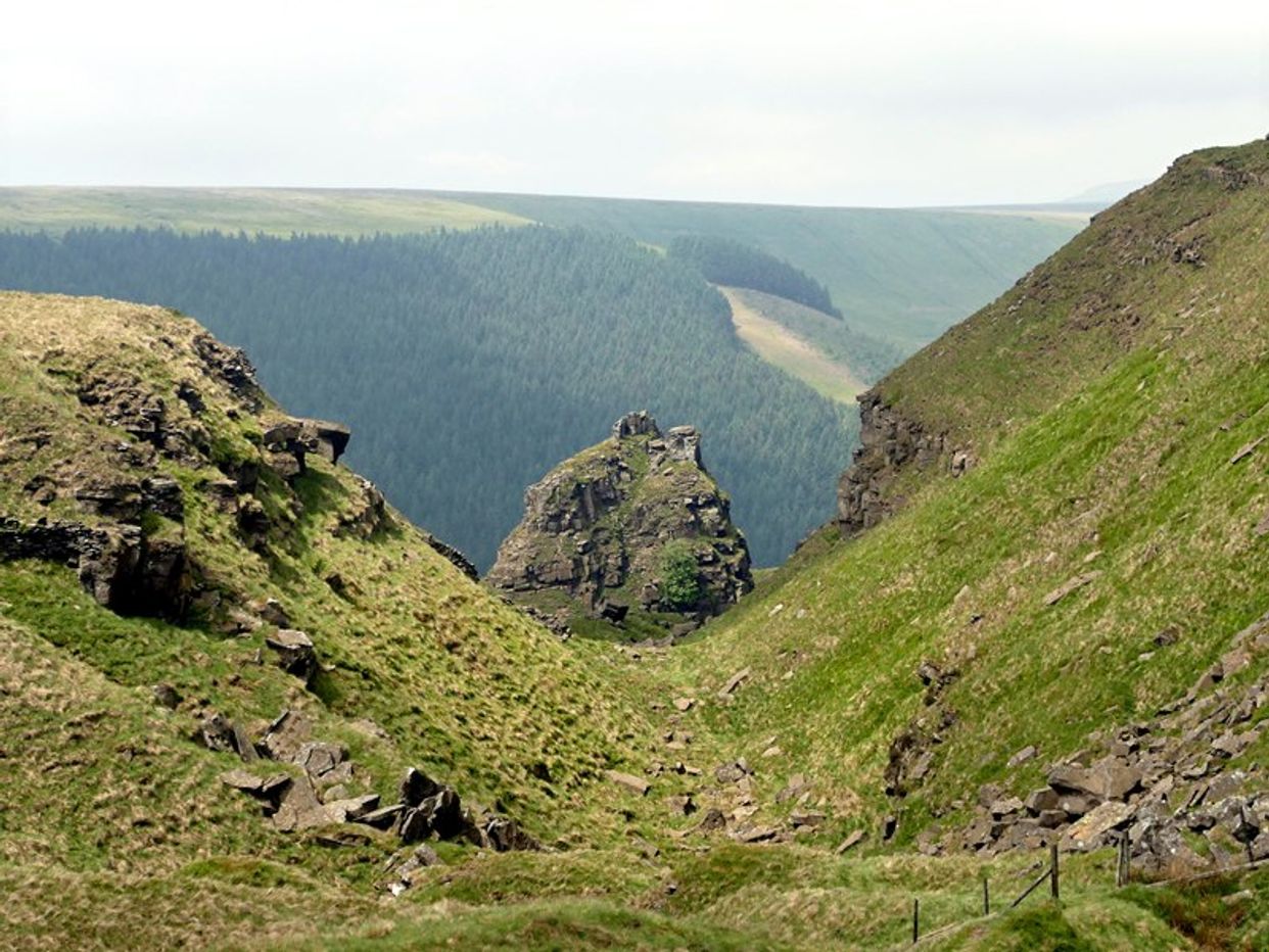 Alport Castles