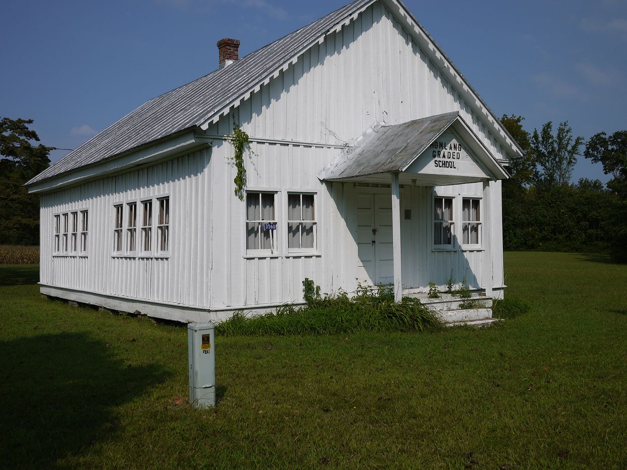Howland Chapel School 
