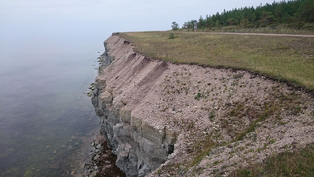 Tagaranna Limestone Cliff