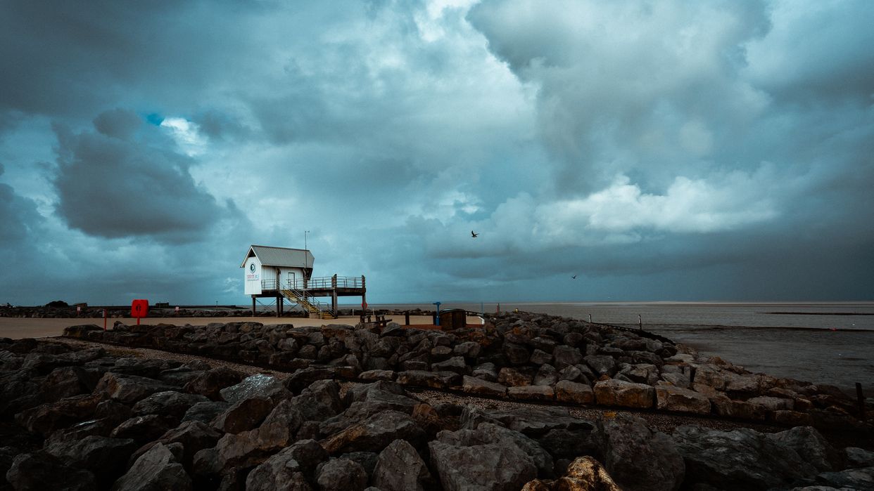  Morecambe Beach Lookout