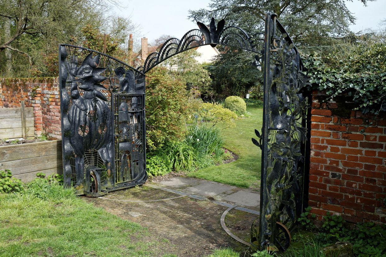 Feeringbury Manor Gates