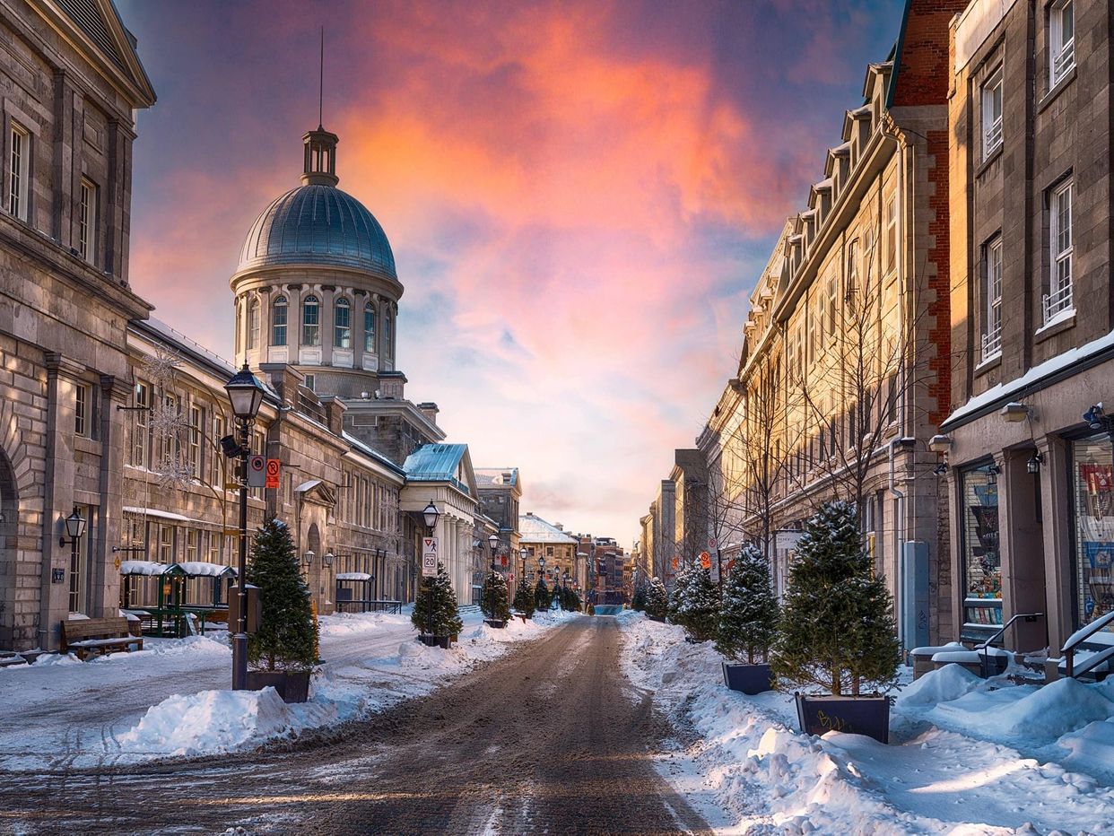 Rue St-Paul E View